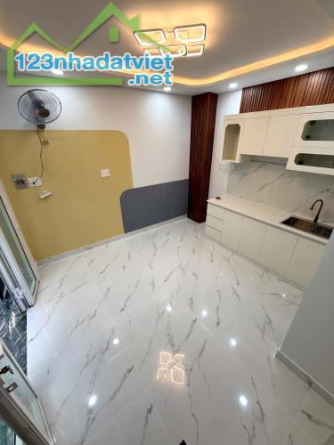 Bán 2 căn nhà mới 1 sổ 181 Âu Dương Lân P.Chánh Hưng (P3Q8) - 2