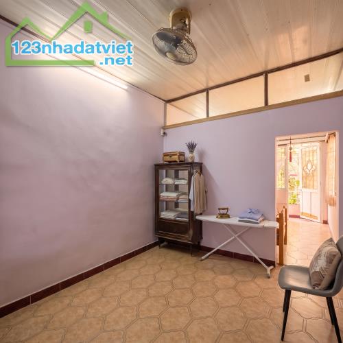 Nhà Quận 1 sát mặt tiền Bùi Thị Xuân: Đất dài 16m nở hậu 4.3m, chỉ 9 tỷ - 4