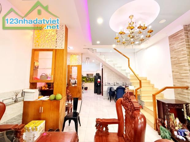 70M2 NGANG KHỦNG 5M ĐẸP - GIÁ 6.X TỶ - BÁN NHÀ ĐƯỜNG PHẠM VĂN CHIÊU SÁT NGÃ TƯ LÊ VĂN THỌ - 2