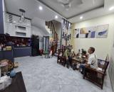Nhà Đẹp 3 Ngủ, Mặt Ngõ Lĩnh Nam, Gần Phố Chỉ 7. Tỷ
