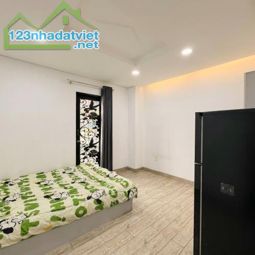 Dòng Tiền Ngập Răng, Trần Đình Xu, Quận 1. - 3