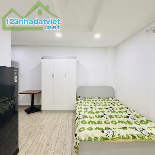 Dòng Tiền Ngập Răng, Trần Đình Xu, Quận 1. - 4