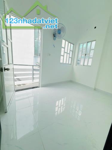 Nhà nhỏ 3 tầng đường Ba đình, Phường 8, Quận 8, Giá 2.68 tỷ - 1