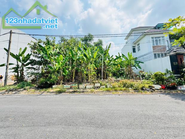 Bán Khuôn Đất Biệt Thự Đẹp 321m2(18mx18m) Ngay Thạnh Mỹ Lợi,Quận 2-Giá 105 Triệu/m2