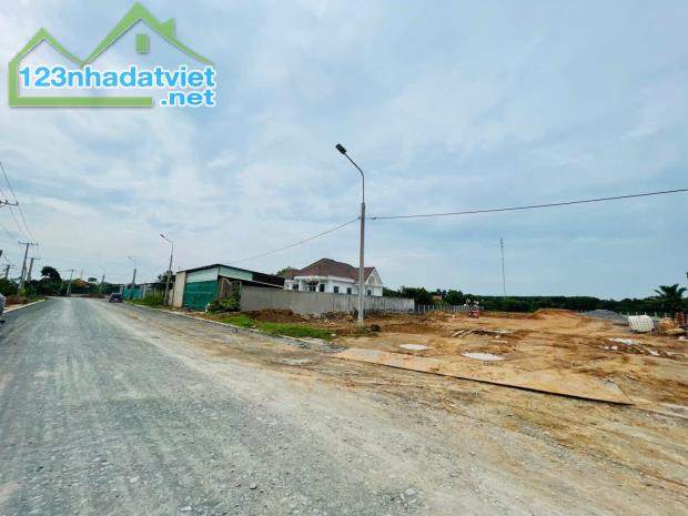 BÁN 3 NỀN ĐẤT GIÁ CỰC RẺ CHỈ 980 TRIỆU GẦN NGAY CHỢ ĐÊM TÂN UYÊN - 3