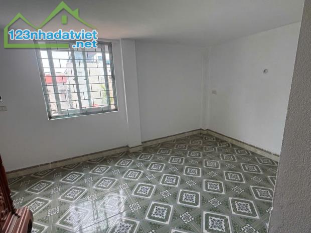 Cho thuê nhà ngõ Gốc Đề Hoàng Mai 30m x 4 tầng, giá 10.5tr/tháng - 3