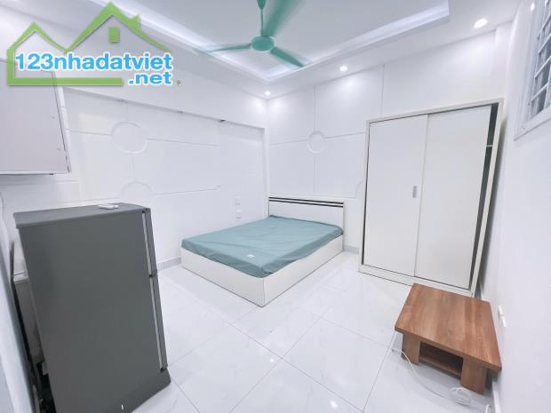 XÁCH VALI VÀO Ở LUÔN - PHÒNG STUDIO FULL ĐỒ ĐƯỜNG LÁNG