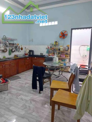 NHÀ ĐẸP 4 TẦNG - GIÁP PHẠM VĂN BẠCH & QUANG TRUNG GV - HẺM 3M SÁT MT - 82M²(4,1×20). - 1
