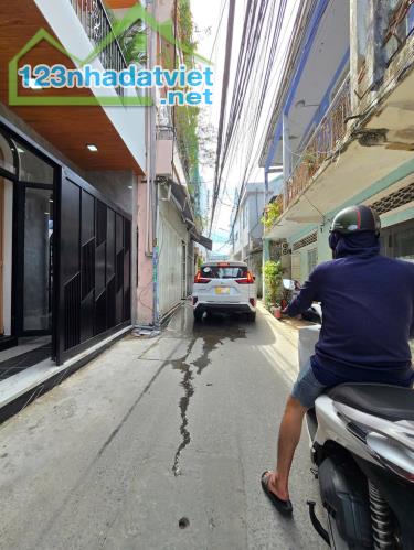 Nhà 2 tầng Trường Chinh . DT:79m , ngang 9m , sổ đẹp vuông vức