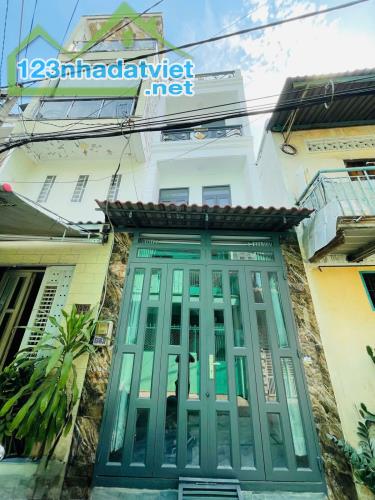 CHIẾN LƯỢC HẺM XE HƠI - 27M2 4 TẦNG ĐÚC 4PN 3WC SÂN THƯỢNG CHỈ 4.5 TỶ