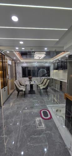 🏡 **NHÀ MỚI 100% – 5 TẦNG BỀ THẾ – FULL NỘI THẤT CAO CẤP – VIEW KÊNH T MÁT – CHỈ 7.2