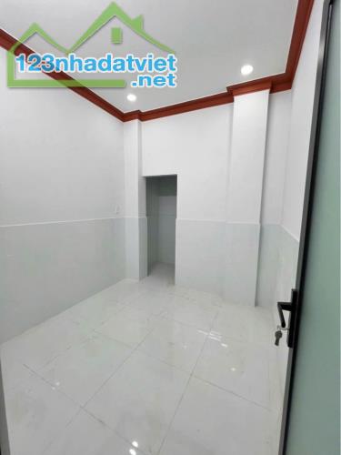 Bán nhà mới Q.8. Cách 2 căn nhà ra mặt t.i.ề.n đường. - 6