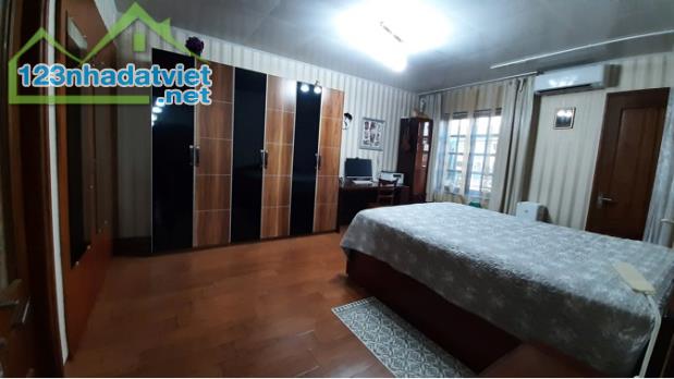 Cần bán gấp căn hộ ngay trung tâm Q.1 View Bitexco - Bến Nhà Rồng; 0913964753 - 1