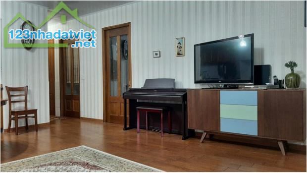 Cần bán gấp căn hộ ngay trung tâm Q.1 View Bitexco - Bến Nhà Rồng; 0913964753 - 2