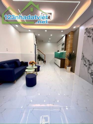 Hơn 3t ỷ xíu xiu,có nhà mới 27m2,hẻm xe hơi. - 1