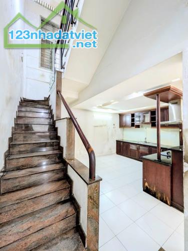 BÁN NHÀ PHỐ GẦN ĐẠI LỘ PHẠM VĂN ĐỒNG - 3
