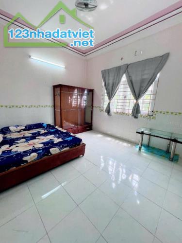 33. Nhà 1 trệt 2 lầu KDC Long Thịnh – Full nội thất - 3
