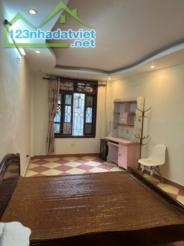 Cho thuê nhà ngõ phố Tương Mai, Hoàng Mai 30m x 4 tầng, giá 7.5tr/tháng
