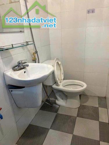 Cho thuê nhà ngõ đường Hoàng Mai, Hoàng Mai 30m x 2.5 tầng, giá 6tr/tháng - 5