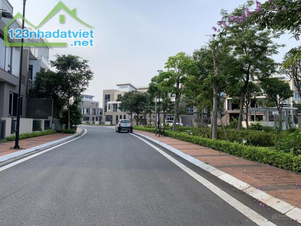 Bán nhà liền kề 3 tầng 1 tum hoàn thiện có dòng tiền KĐT Đặng Xá, Gia Lâm 132m2 đường 15m - 1