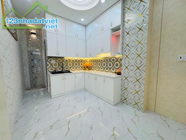 HÀNG HIẾM - KHU LÀNG ỐC - DƯƠNG BÁ TRẠC, Q8 - 1