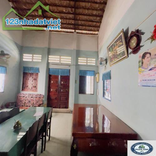 Nhà 2 mặt tiề.n hiếm gặp, ngay sát Đỗ Xuân Hợp. 186m² đất, mà chỉ có 14 tỏi hơn… - 4