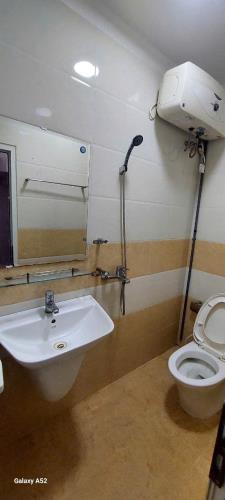 Cho thuê nhà ngõ ôtô phố Đặng Tiến Đông, Đống Đa, 30m x 5 tầng, giá 12.5tr/tháng - 2