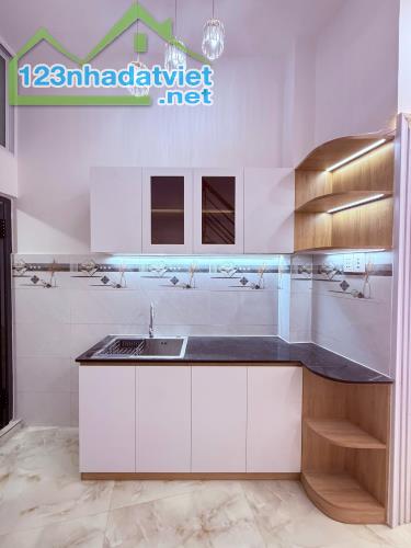 Mặt tiền kinh doanh nail tóc Cao Xuân Dục P12Q8 - 4