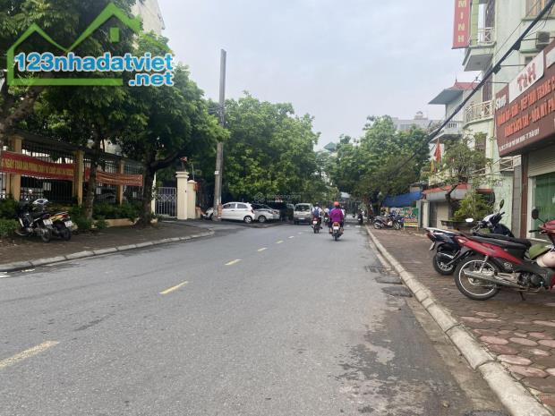 Bán biệt thự 266m2 2 mặt tiền tại khu đô thị Đặng Xá, Gia Lâm view thoáng kinh doanh đỉnh