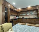 CHO THUÊ NGUYÊN CĂN NHÀ PHỐ NGUYỄN VĂN CỪ 60m2 Ô TÔ TRÁNH, VÀO NHÀ - 5PN - NỘI THẤ