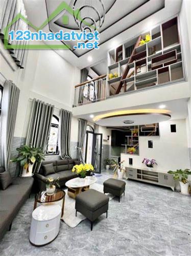 CC se duyên căn góc 2MT kinh doanh Tây Lân chỉ 5 đồng hơn xíu.