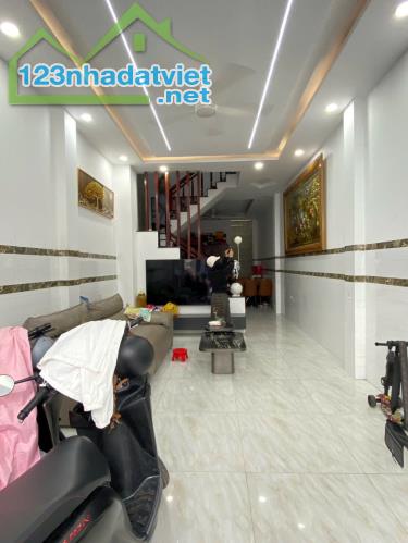 Nhà đẹp ô tô vào tận nhà sổ hồng riêng 60m² 4 tầng, 5 phòng ngủ, chỉ 5.95 tỷ - 1