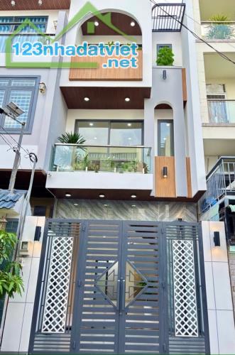 CHÍNH CHỦ BÁN NHÀ 3 TẦNG BAN CÔNG VÒM HIỆN ĐẠI - NGAY SAU CHỢ LONG TRƯỜNG - 4PN CHỈ 5.5 TỶ