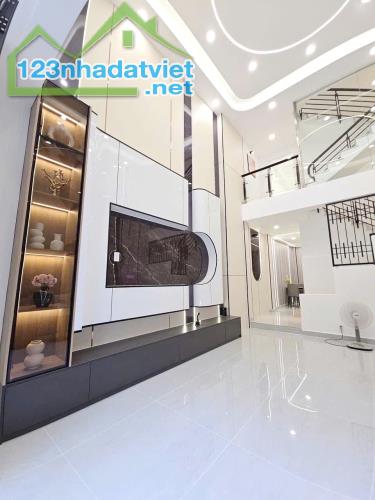 Nhà 5 tầng xây mới từ móng Âu Dương Lân P2Q8 cũ (P. Chánh Hưng). Giá 8,3 tỷ TL - 2