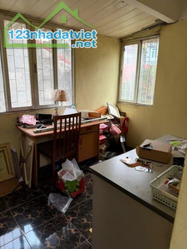 Cho thuê tập thể tầng 2 phố Đại La, Hai Bà Trưng, 80m , 4 ngủ, giá 8tr/tháng - 3