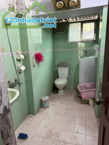 Cho thuê tập thể tầng 2 phố Đại La, Hai Bà Trưng, 80m , 4 ngủ, giá 8tr/tháng - 5