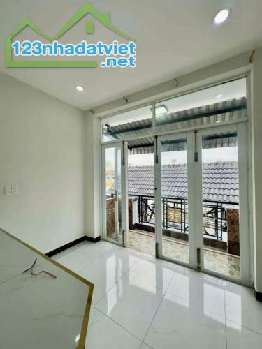 Bán nhà Q.8 cách mặt t.i.ề.n đường khoảng 100m. - 10