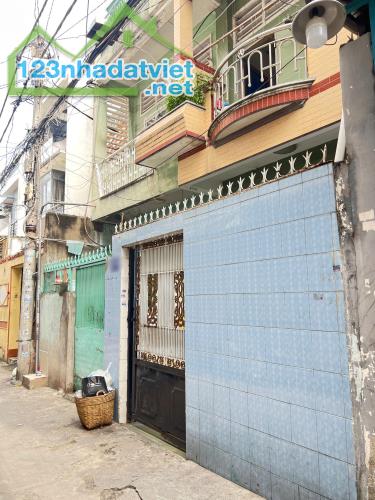 Nhà 3 tầng (6.5x18m) nở hậu hẻm thông đường Phong Phú P12Q8. Giá: 9.9 tỷ
