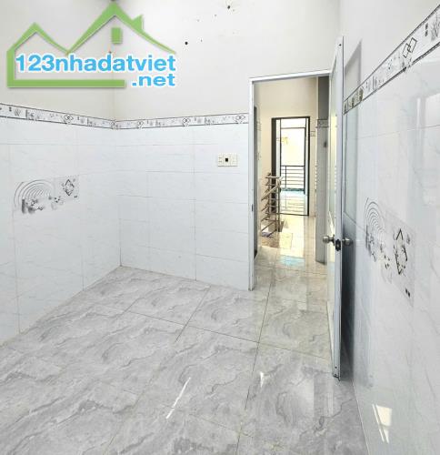 Nhà lầu hẻm 372 Tùng Thiện Vương P13Q8 P.Phú Định - 1