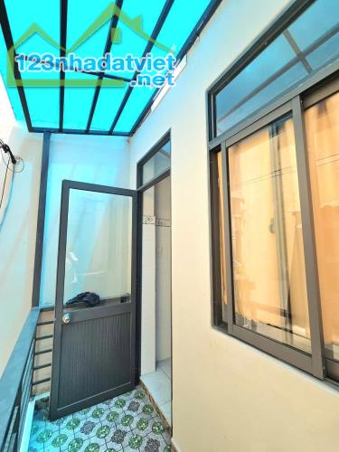 Nhà lầu hẻm 372 Tùng Thiện Vương P13Q8 P.Phú Định - 2