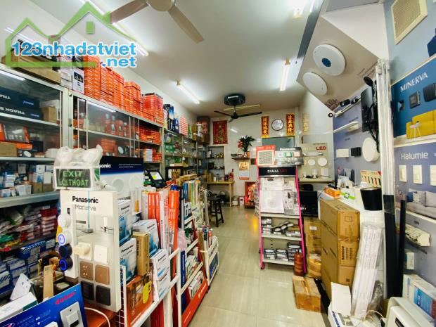 Nhà phố rẻ 4 x 13m 1 trệt 2 lầu Vũ Chí Hiếu Quận 5 TP.HCM - 1