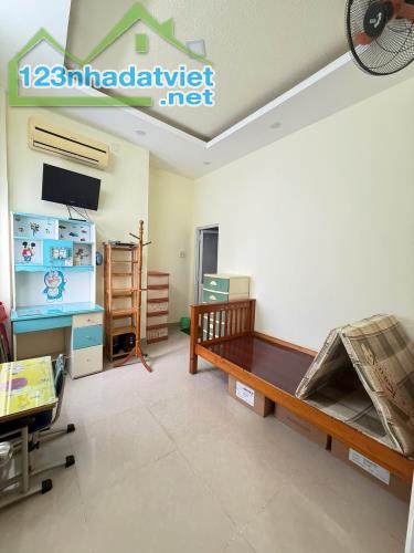 BÁN NHÀ HẺM DƯƠNG BÁ TRẠC P2 Q8 CŨ - 50M RA MẶT TIỀN -76m2 - GIÁ 8.x tỷ - 3