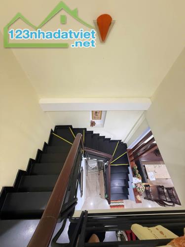 BÁN NHÀ HẺM DƯƠNG BÁ TRẠC P2 Q8 CŨ - 50M RA MẶT TIỀN -76m2 - GIÁ 8.x tỷ - 4