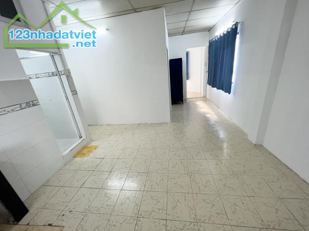 CHÍNH CHỦ CHO THUÊ NGUYÊN LẦU 60M2, 2PN, FULL TIỆN NGHI – Gần Chợ Thị Nghè, Giáp Quận 1
