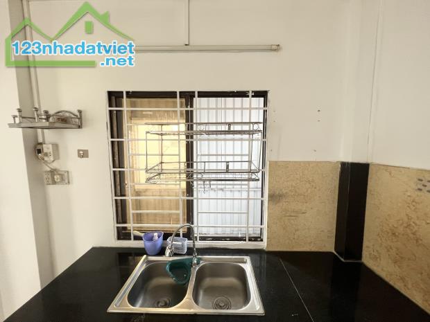 CHÍNH CHỦ CHO THUÊ NGUYÊN LẦU 60M2, 2PN, FULL TIỆN NGHI – Gần Chợ Thị Nghè, Giáp Quận 1 - 2
