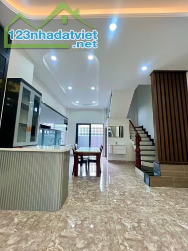Bán nhà 3 tầng, 76m2  đường số 160, Tăng Nhơn Phú A, Q9, Thủ Đức, TP HCM. Giá 6.75 tỷ, sổ - 1