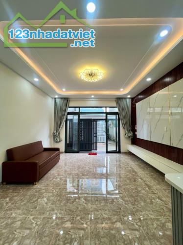 Bán nhà 3 tầng, 76m2  đường số 160, Tăng Nhơn Phú A, Q9, Thủ Đức, TP HCM. Giá 6.75 tỷ, sổ