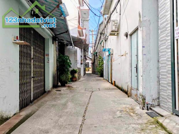 Nhà cấp 4, p. Đông Hưng Thuận, hẻm ô tô, dt 58m², nhỉnh 4tỷ - 1