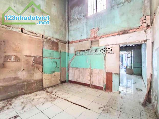 Nhà cấp 4, p. Đông Hưng Thuận, hẻm ô tô, dt 58m², nhỉnh 4tỷ