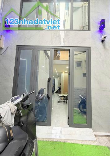 NHÀ MỚI QUẬN 10 – TẶNG NỘI THẤT – 5,1 TỶ – LÝ THÁI TỔ – 3 TẦNG – 2 MẶT HẺM THÔNG - 1